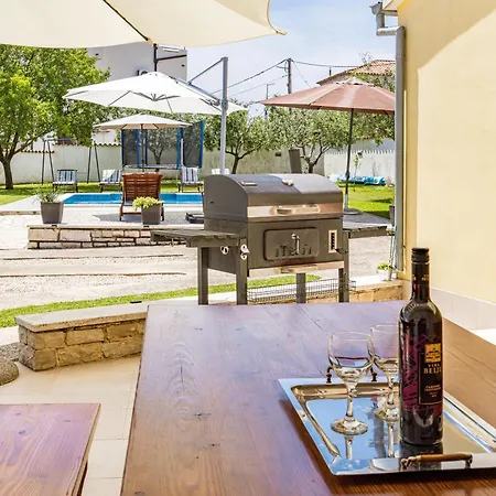 公寓 Ancora With Private Pool - Happy Hreljići