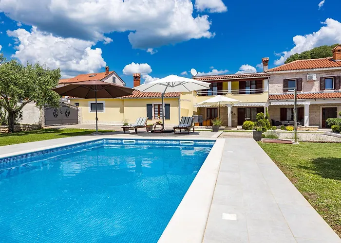 Ancora With Private Pool - Happy Apartament Hreljići