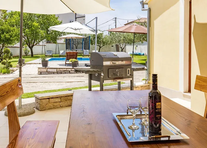 Apartament Ancora With Private Pool - Happy Hreljići