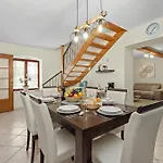 Ancora With Private Pool - Happy Apartment *