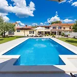 Ancora With Private Pool - Happy *