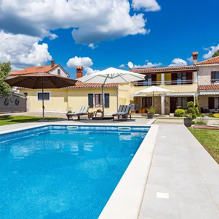 Ancora With Private Pool - Happy Apartment Hreljici