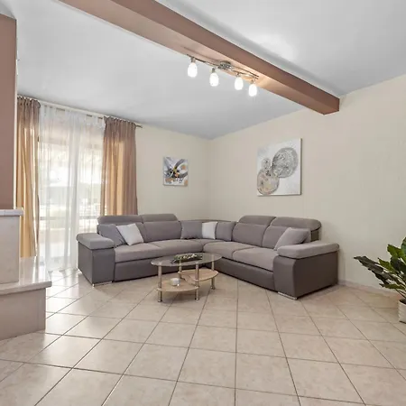 Ancora With Private Pool - Happy Apartamento *