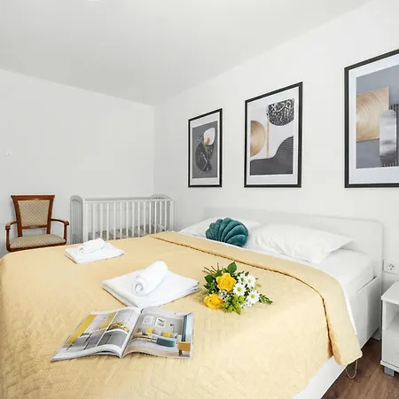 Apartamento Ancora With Private Pool - Happy *